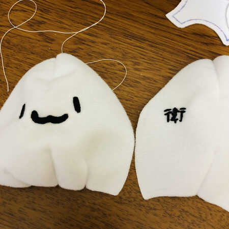 輝く謎の文字