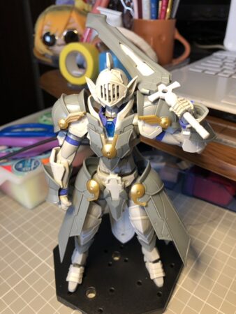 兜デザインはナイトの方が好みだったと申しており